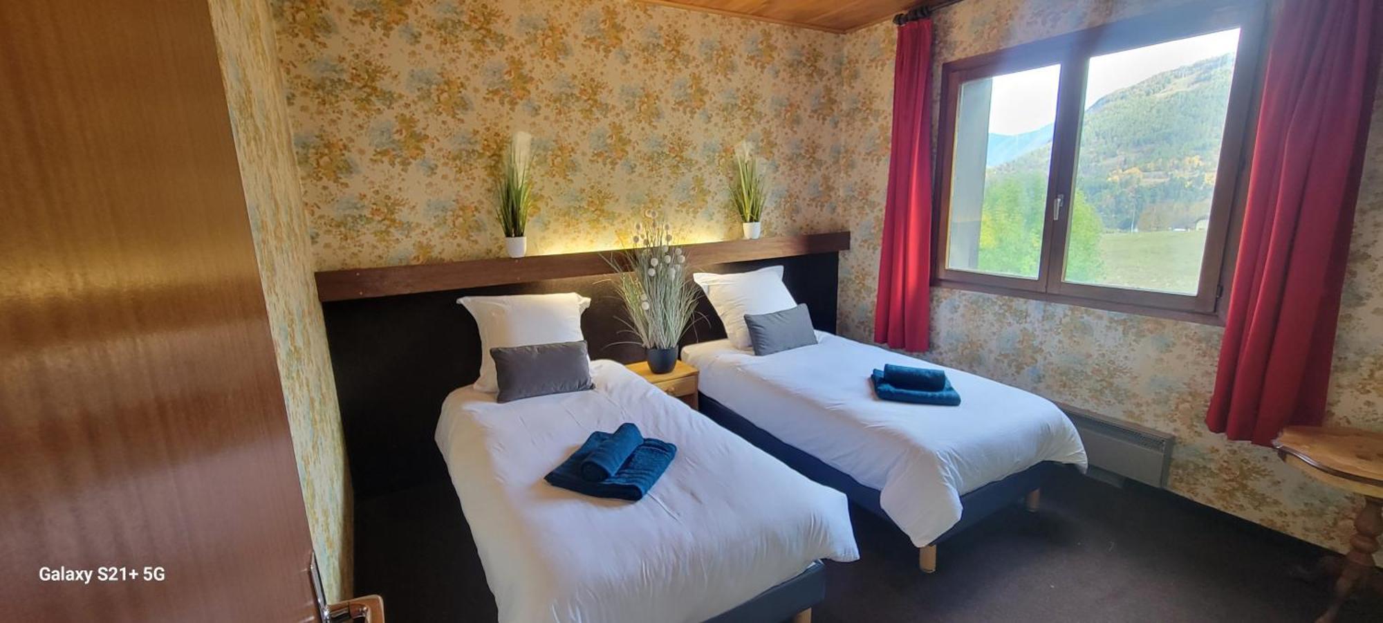 Hotel La Rua Albiez-Montrond Buitenkant foto