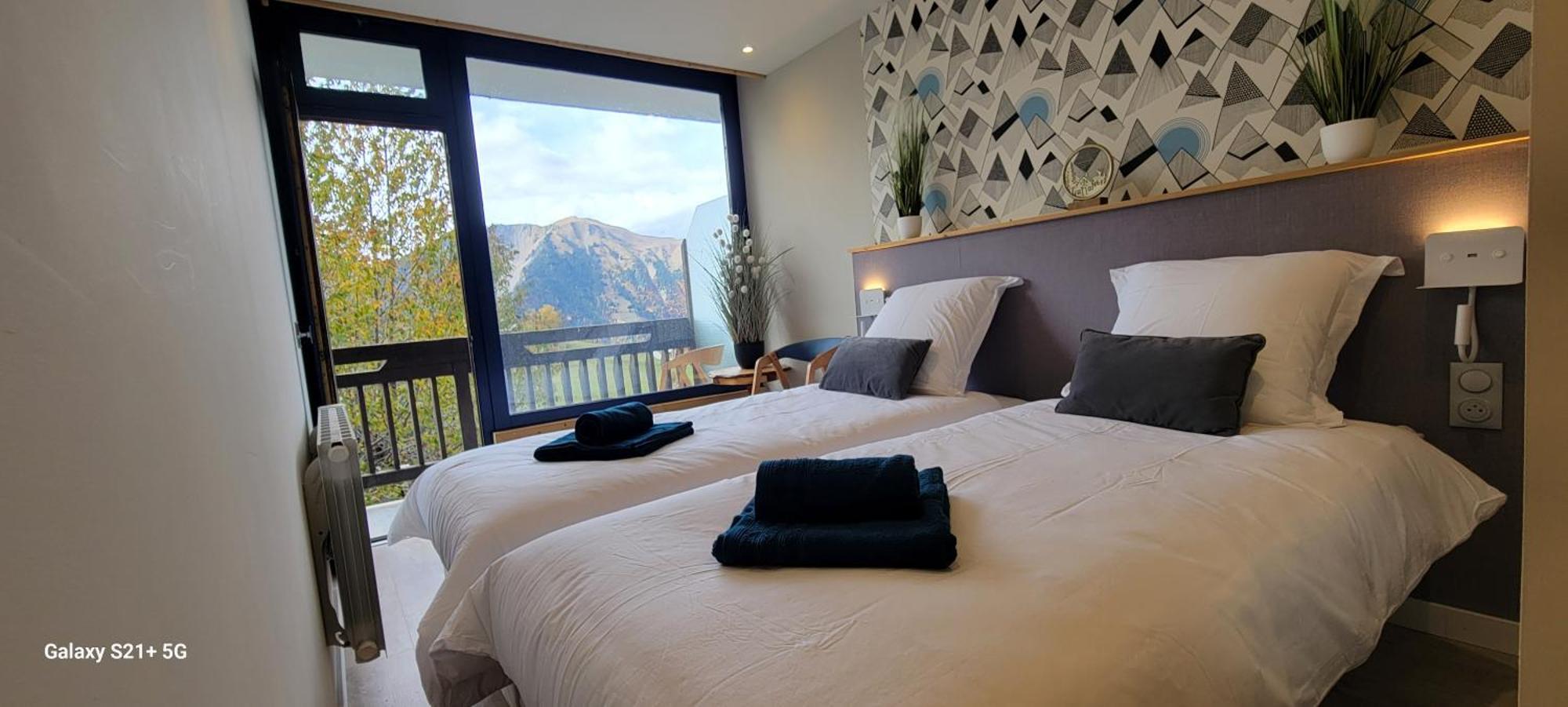 Hotel La Rua Albiez-Montrond Buitenkant foto